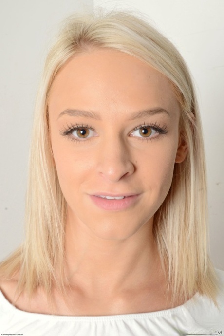 emma-hix
